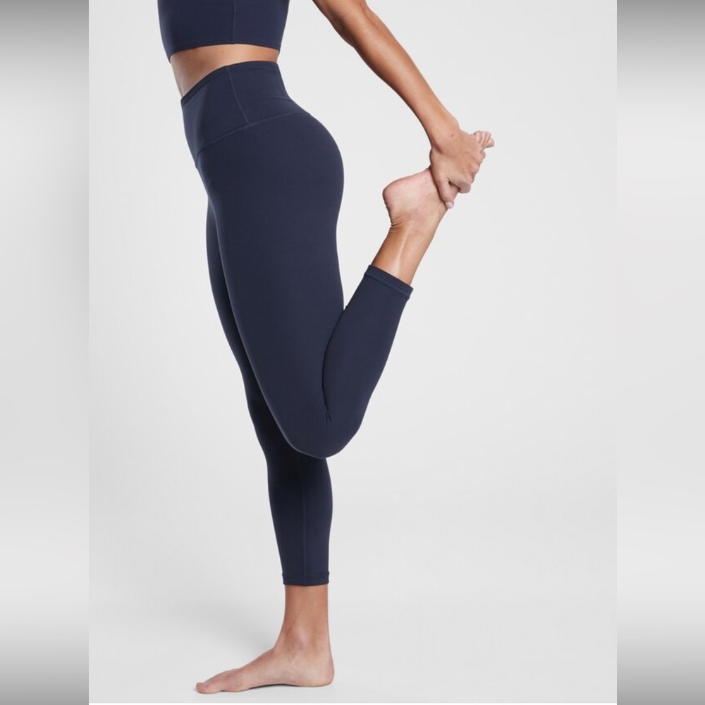 Athleta Elation Capri Tights